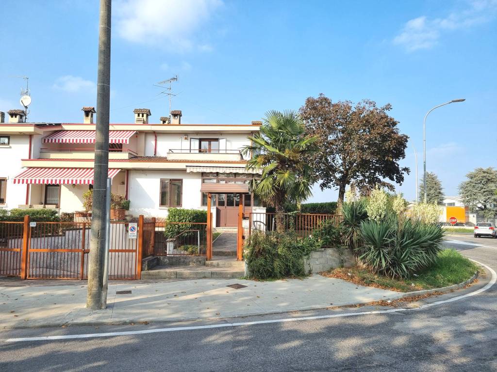 Villa a Schiera in vendita a Canneto sull'Oglio via Guglielmo Marconi, 115