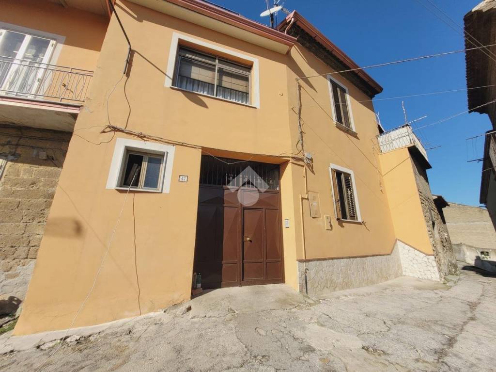 Casa Indipendente in vendita ad Airola via Petraia, 47