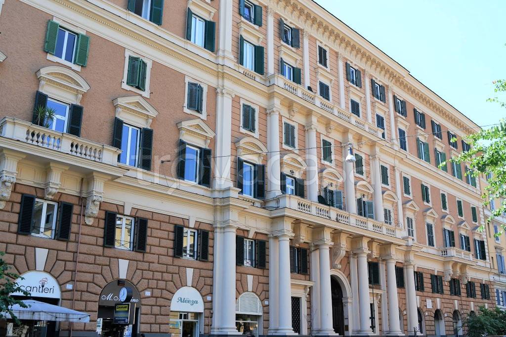 Appartamento in vendita a Roma via Cola di Rienzo, 28