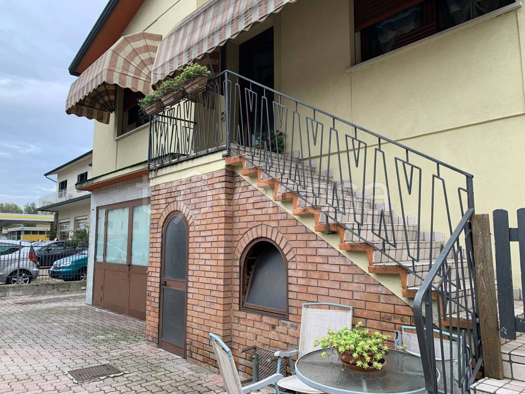 Villa in vendita a Mira via Nazionale, 250