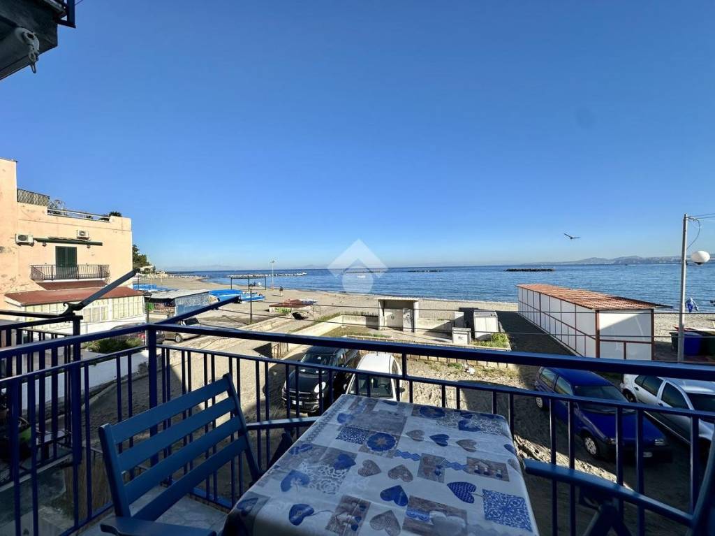 Appartamento in vendita a Ischia via de Rivaz, 27