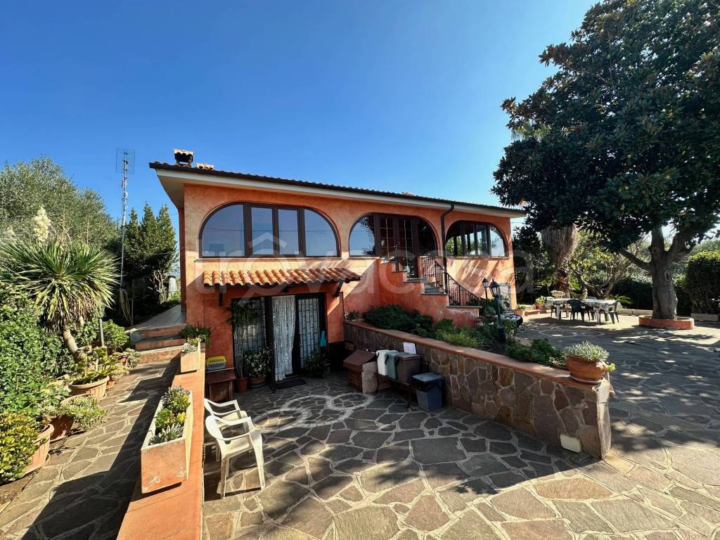 Villa in vendita ad Albano Laziale via Ardeatina