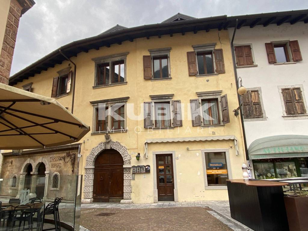 Appartamento in vendita a Tolmezzo piazza Giuseppe Mazzini