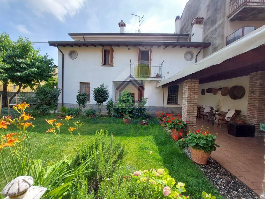 Villa in vendita a Caorso via Molinazzo