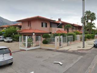 Villa a schiera in in vendita da privato a palermo via chirone, 27