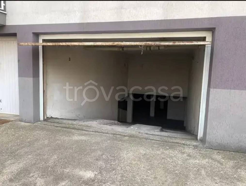 Garage in vendita a Verona via sgulmero
