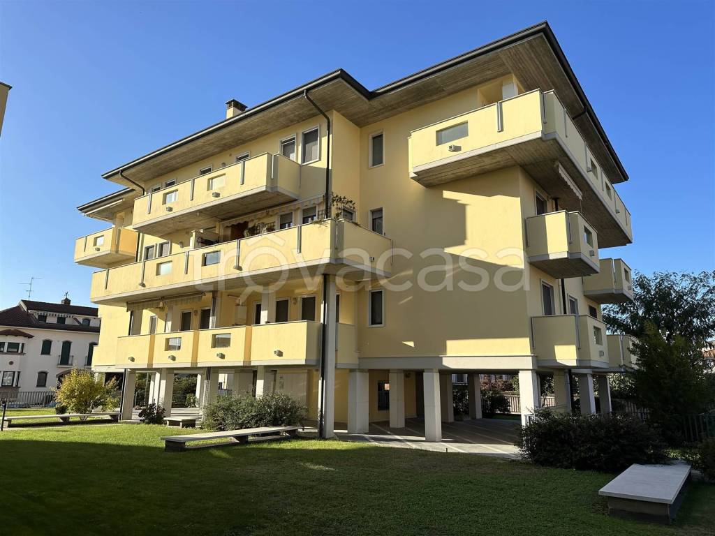 Appartamento in vendita a Sant'Angelo Lodigiano via Puccini