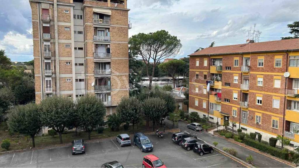 Appartamento in vendita a Roma via Giuseppe Martellotti