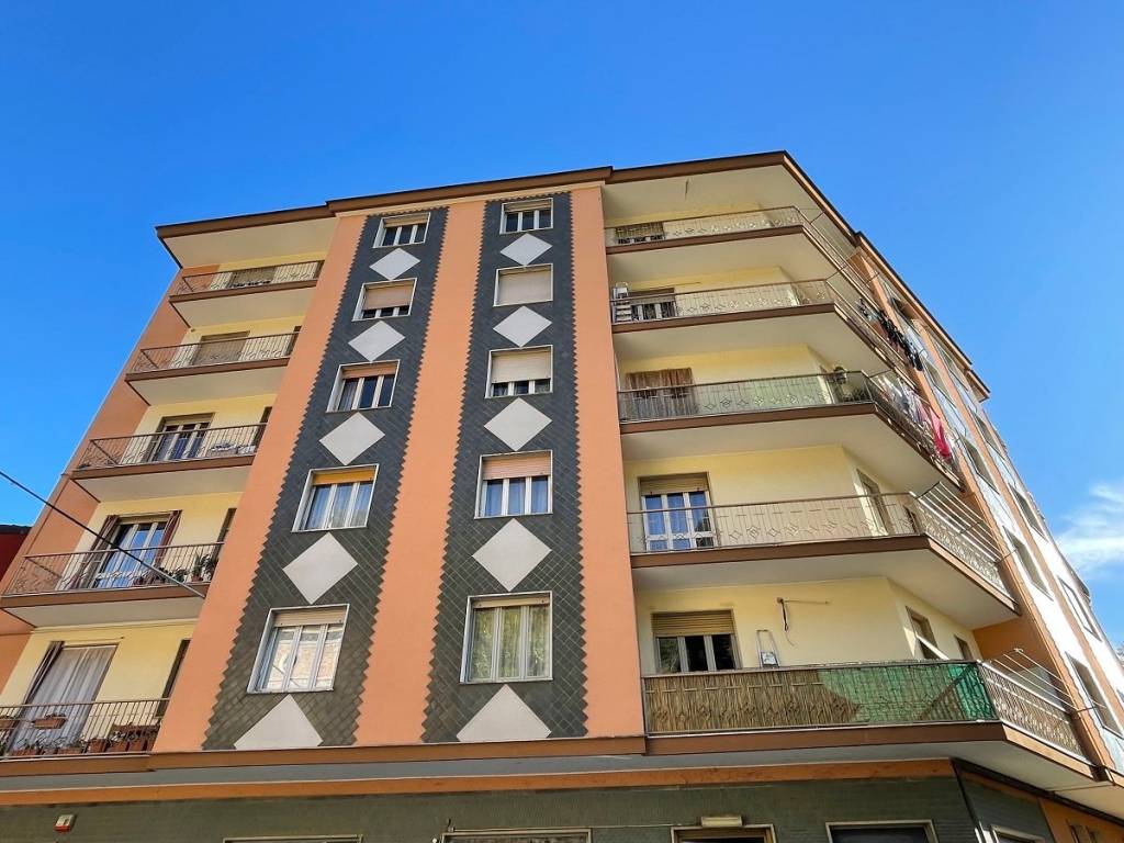 Appartamento in vendita a Canelli via Alba, 45