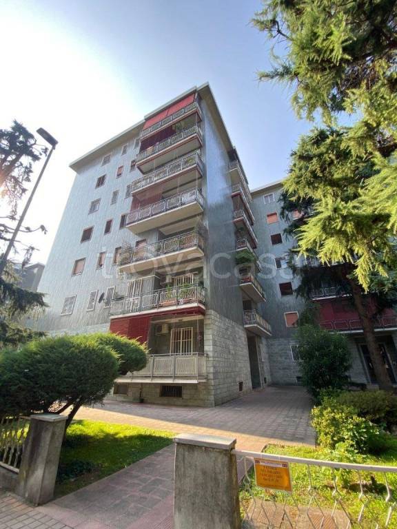 Appartamento in vendita a Rozzano via Novara, 3
