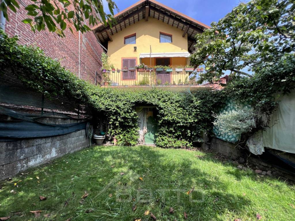 Villa a Schiera in vendita a Serravalle Sesia via Mauro Barberis, 5