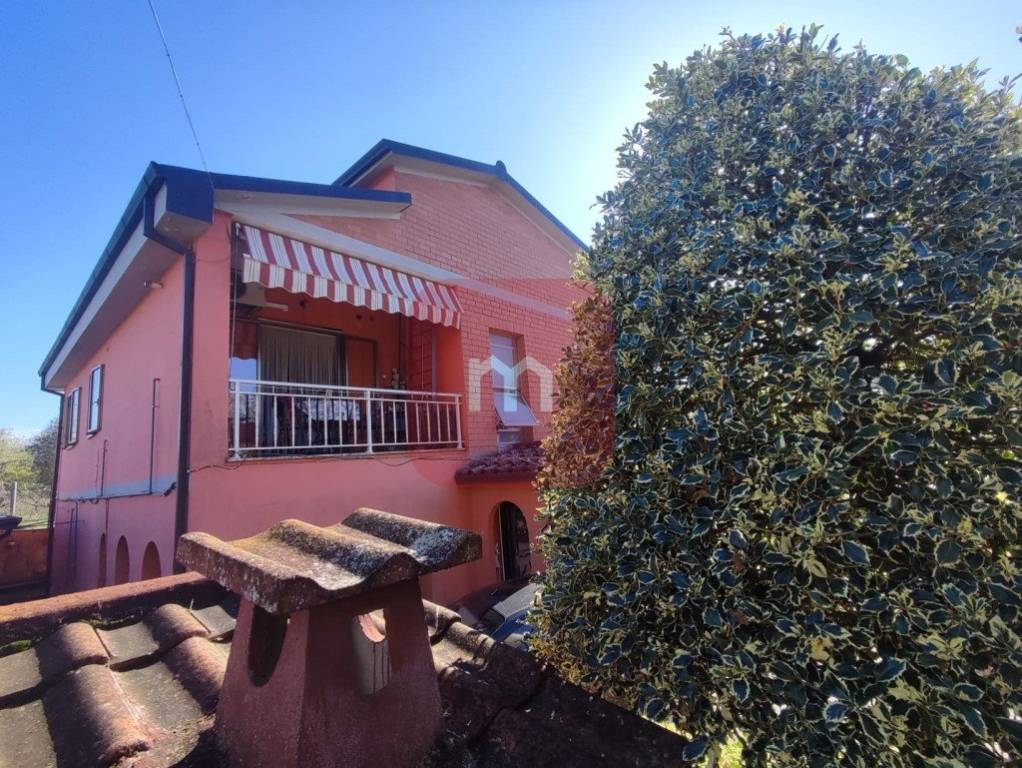 Villa Bifamiliare in vendita a Colleferro via Latina, 89