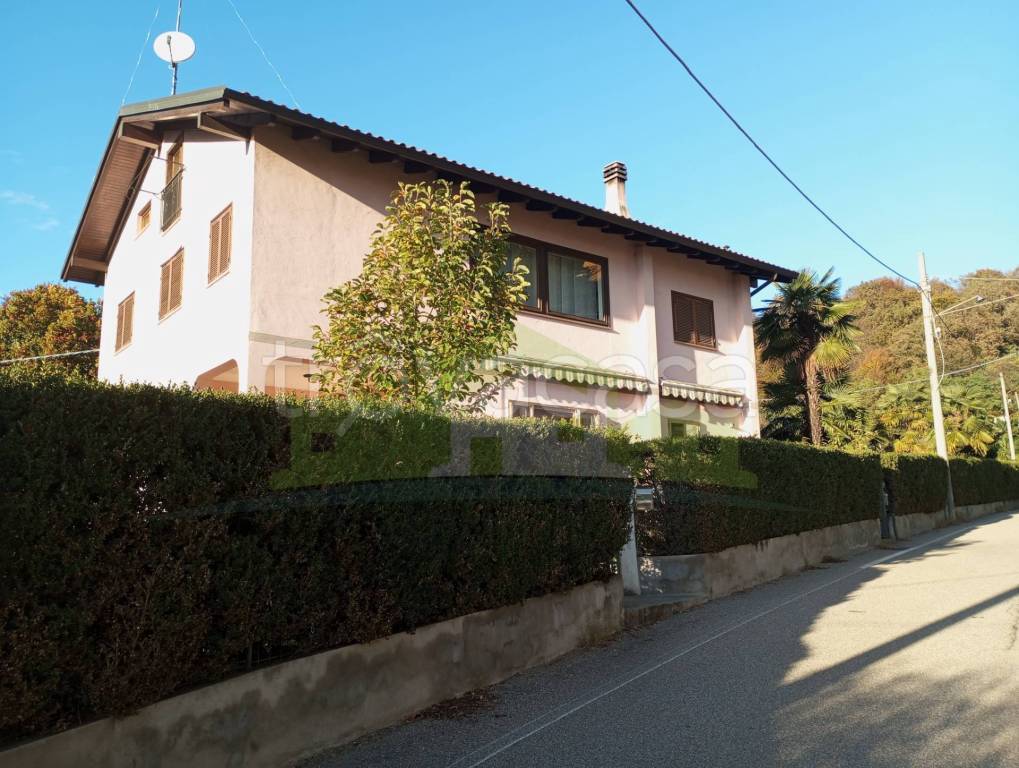 Casa Indipendente in vendita a Borgosesia via cartiglia, 19