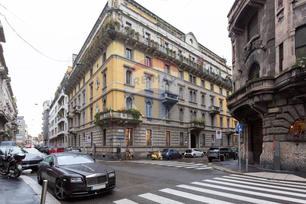 Ufficio in affitto a Milano via Vivaio