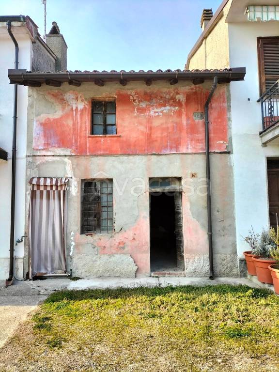Rustico in in vendita da privato a Pieve Porto Morone via Sartorona, 43