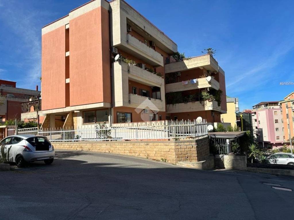 Appartamento in vendita a Crotone via cesare terranova, 10