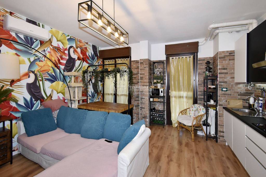 Appartamento in vendita a Pieve Emanuele via Ciro Menotti