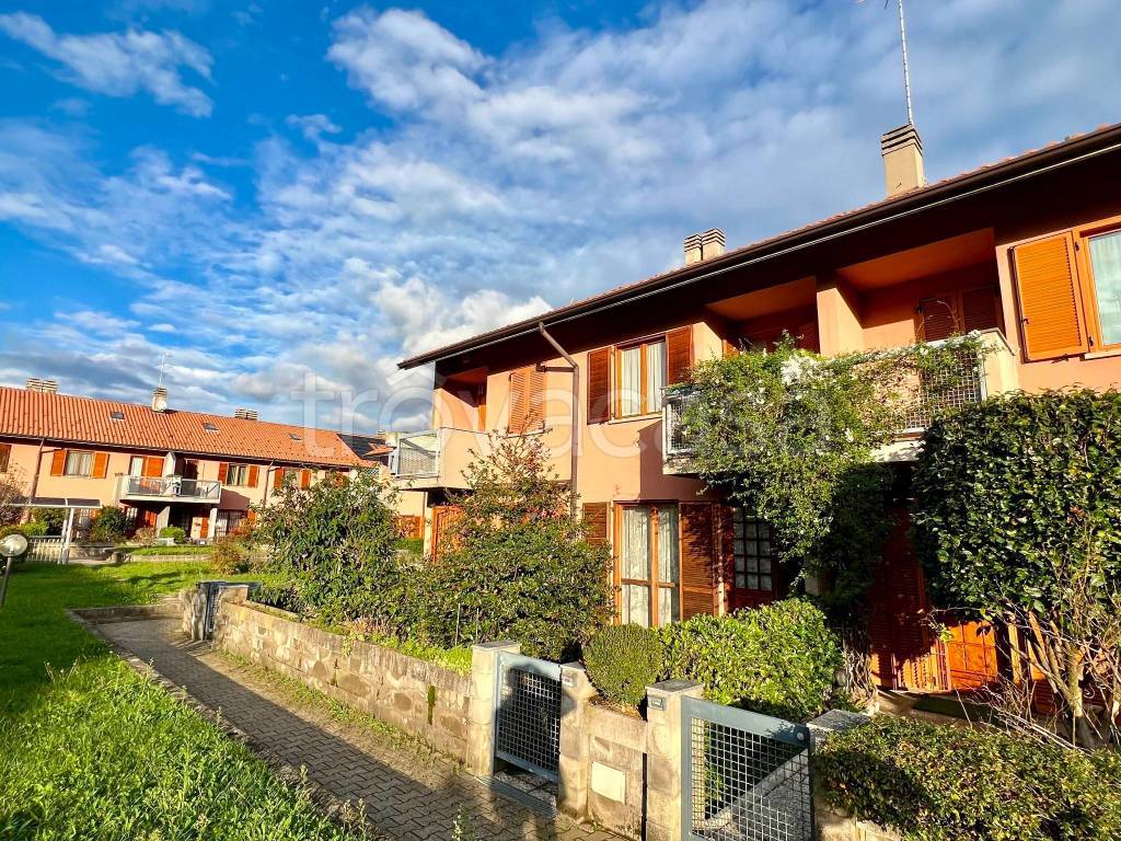 Villa a Schiera in vendita a Saronno via Monte Podgora, 51