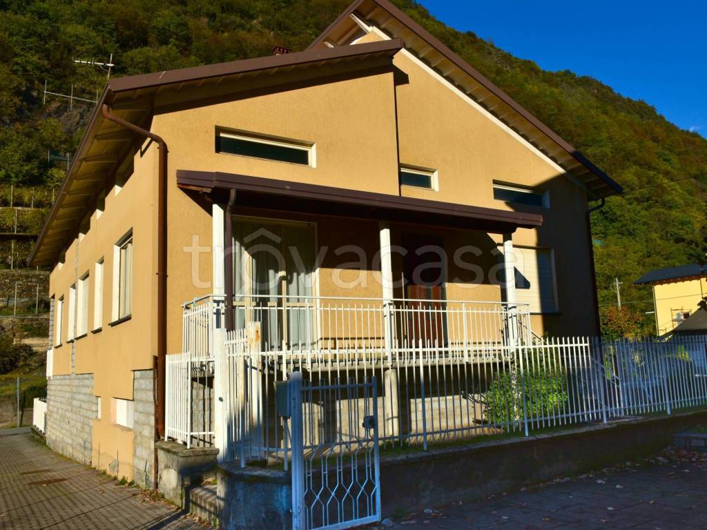 Villa in vendita a Morbegno via Valeriana