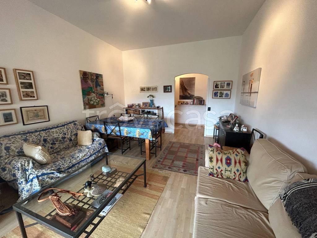 Appartamento in vendita ad Arenzano via del Lago, 13