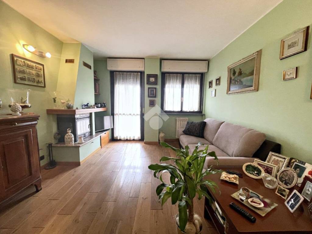 Appartamento in vendita a Peschiera Borromeo via della Liberazione, 55