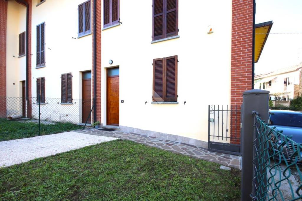 Casa Indipendente in vendita a Cassago Brianza via Giuseppe Garibaldi, 20