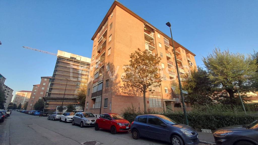 Appartamento in vendita a Torino via Buriasco, 20