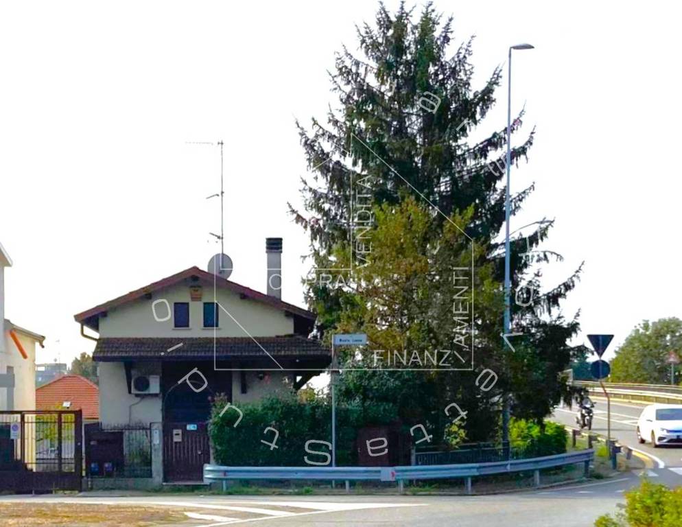 Villa in vendita a Gallarate via Monte Leone, 11A
