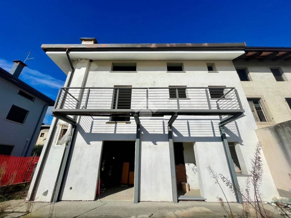 Villa Bifamiliare in vendita a Martignacco via Primo Maggio, 42