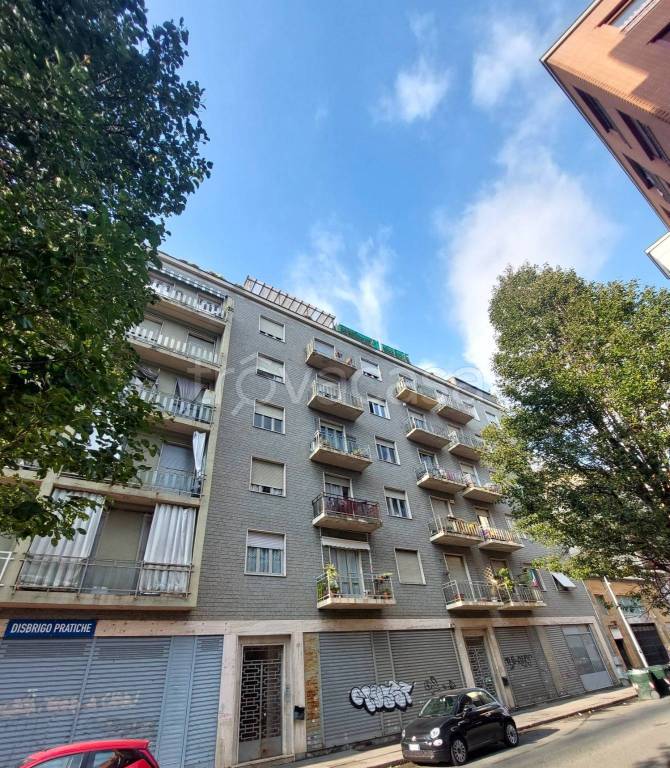 Appartamento in vendita a Torino via Aosta, 19