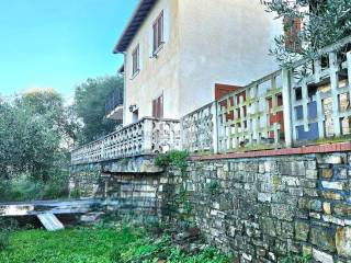 Casa indipendente in vendita a diano marina via ortopino