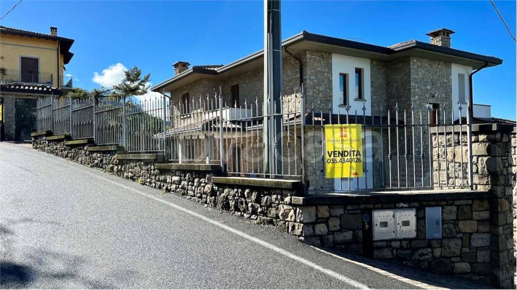 Villa in vendita ad Artogne via Case Pedri, 4