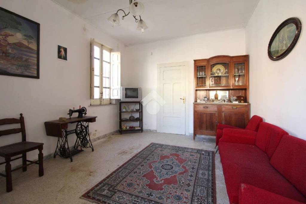 Casa Indipendente in vendita a Reggio di Calabria via Vespia, 15