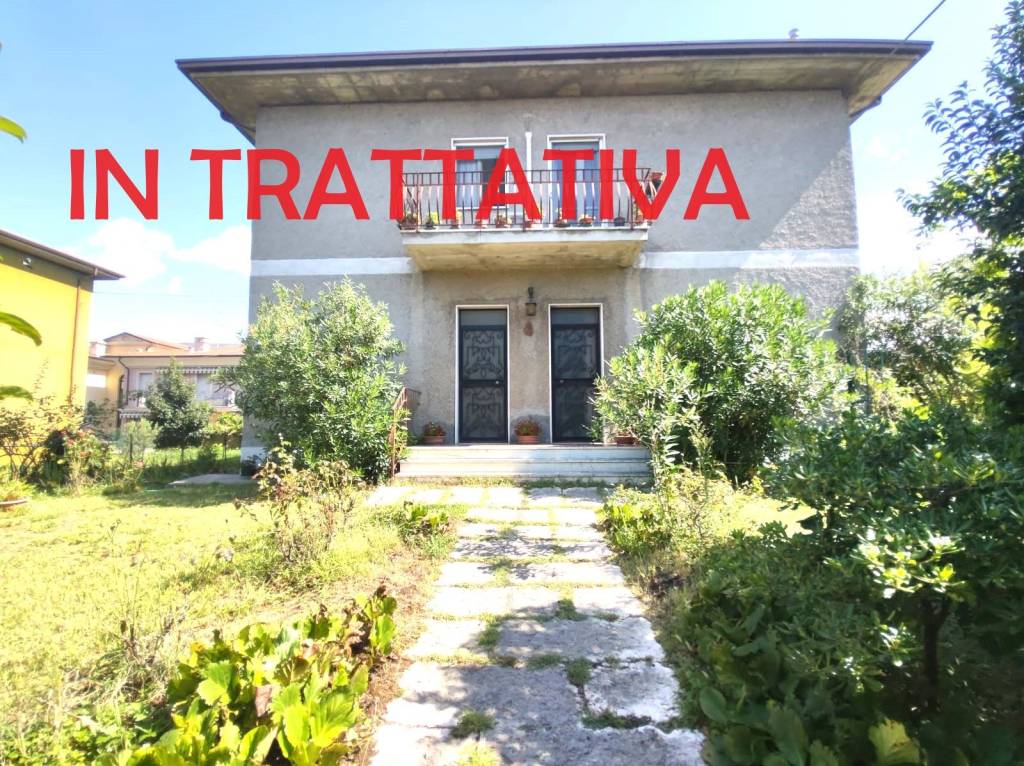 Villa Bifamiliare in vendita a Brescia via San Polo, 250