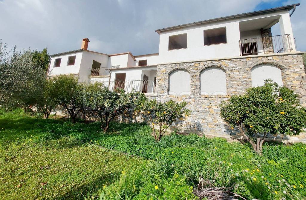 Villa Bifamiliare in vendita a Imperia strada Poggi, 130