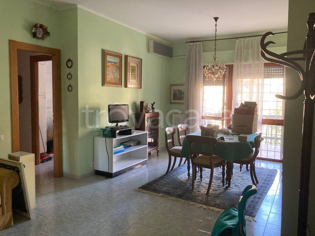 Appartamento in in vendita da privato a Roma via di Valle Alessandra, 22B