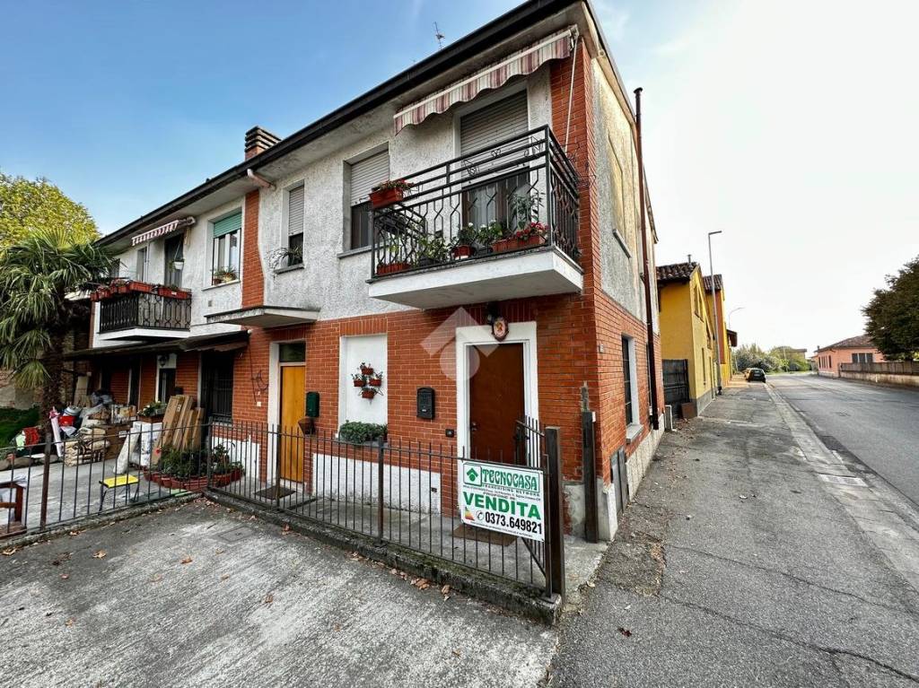 Appartamento in vendita a Capergnanica via XI Febbraio, 55