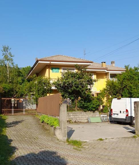 Villa Bifamiliare in in vendita da privato a Pont-Canavese via Valacchia, 38