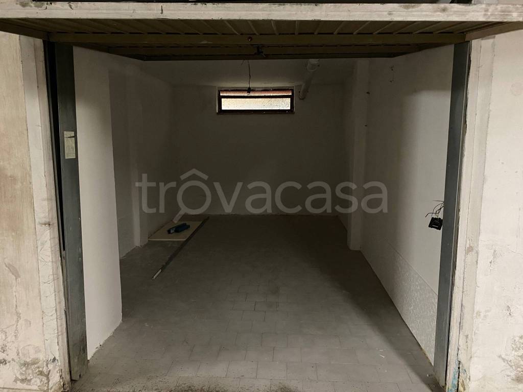 Garage in vendita a Pescara via Luigi Polacchi, 10