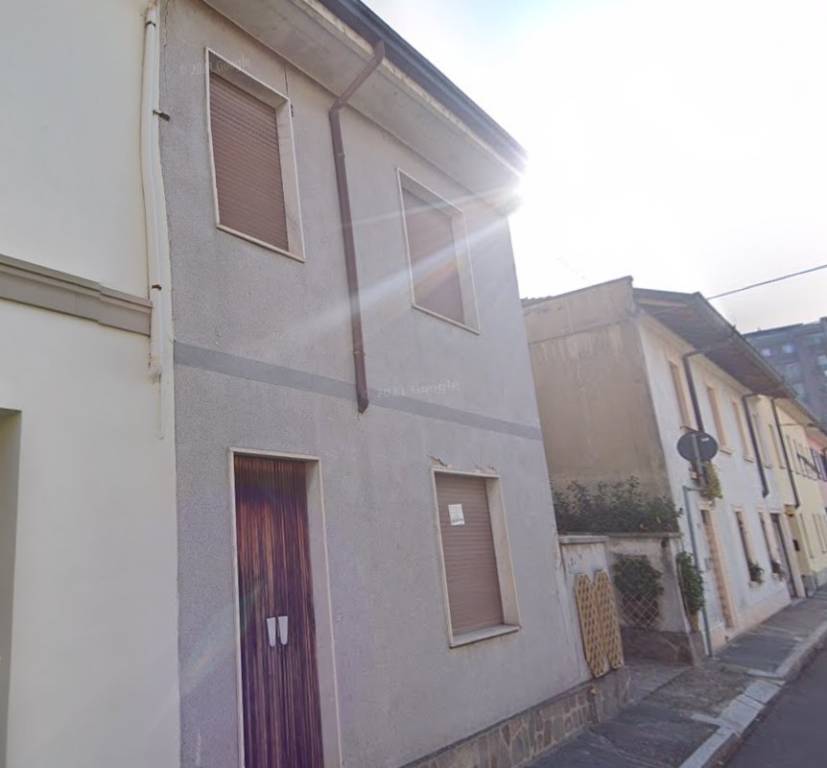 Villa in in vendita da privato a Inveruno via Eugenio Villoresi, 23