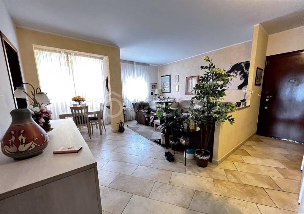 Appartamento in vendita a Roma via Amerigo Guasti