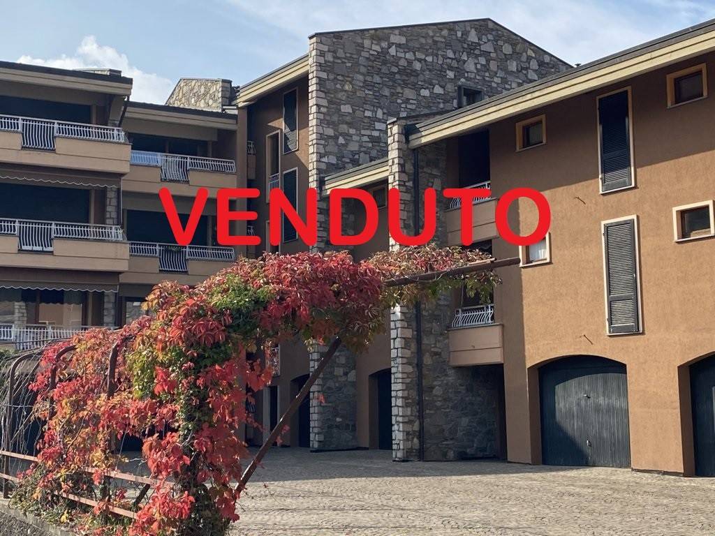 Appartamento in vendita a Porto Valtravaglia via Roma, 7