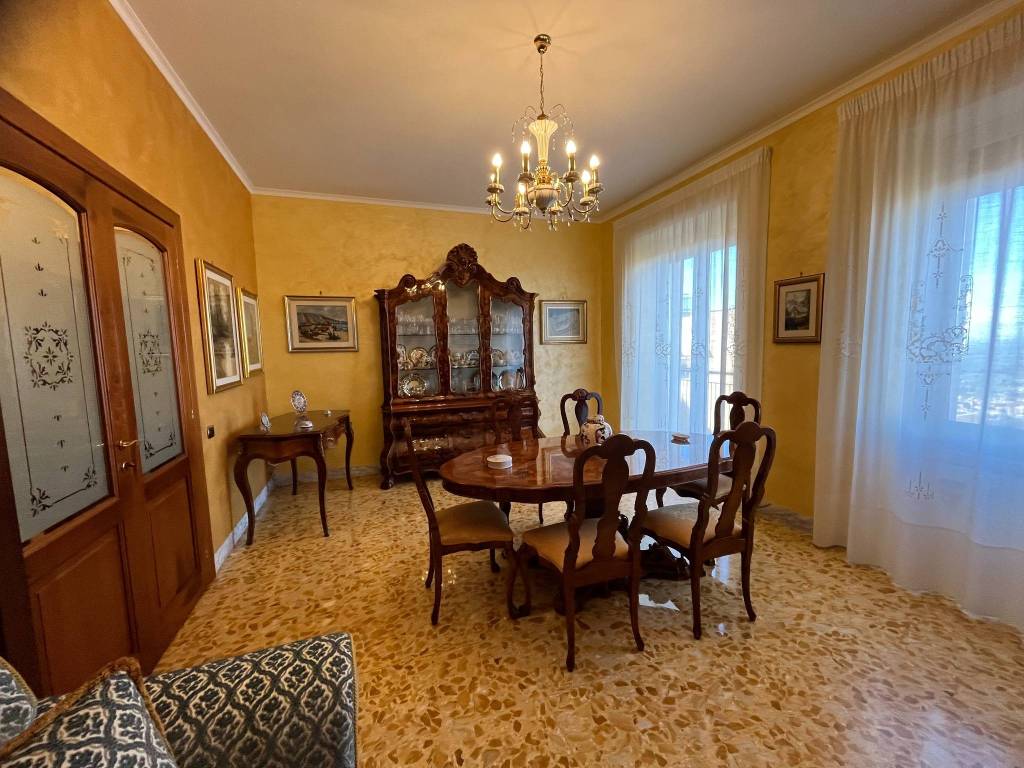 Appartamento in vendita a Tivoli via Francesco Bulgarini, 44
