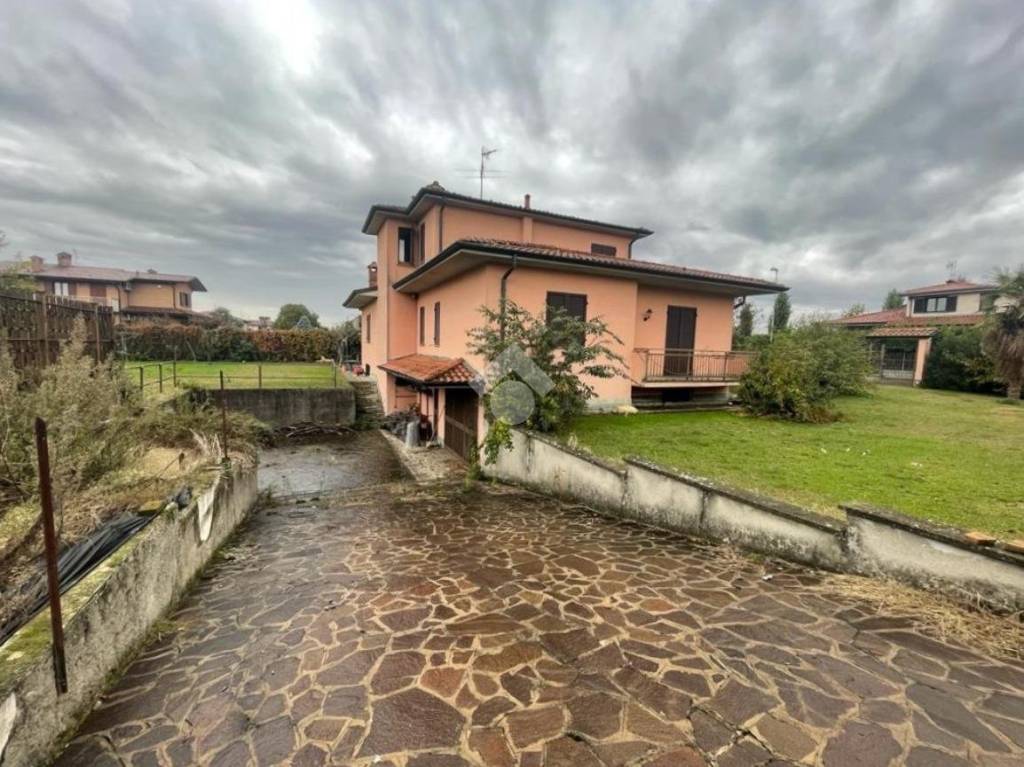 Villa in vendita a Lurano via Antonio Vivaldi, 26