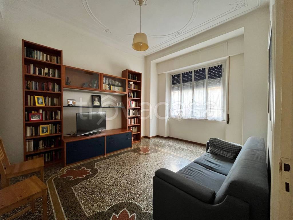 Appartamento in vendita a Genova via Bassano