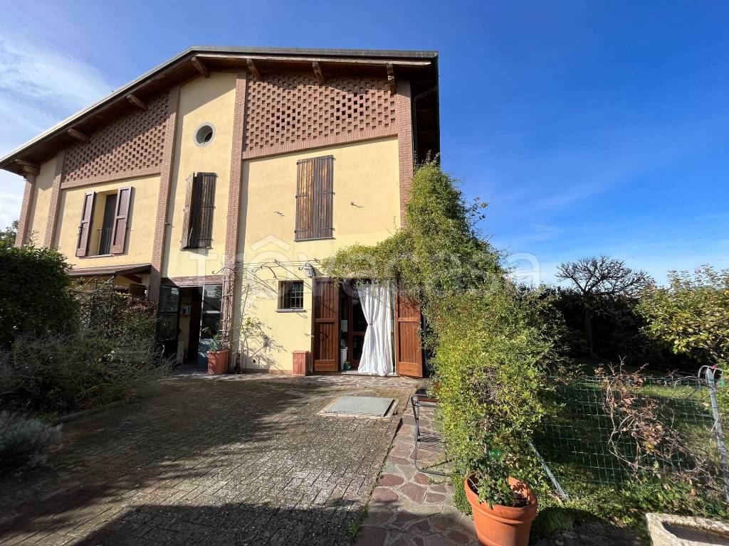 Villa a Schiera in vendita a Valsamoggia via Pradizza