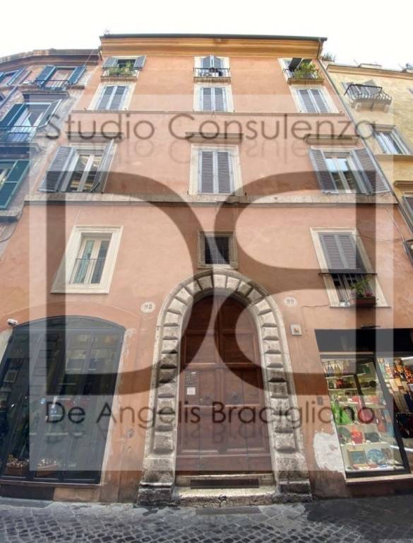 Appartamento all'asta a Roma via del Governo Vecchio, 99