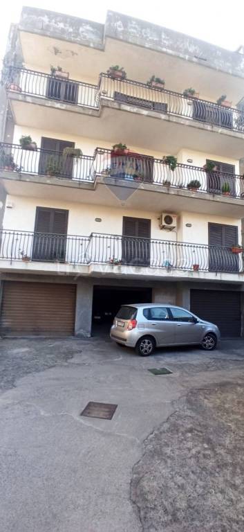 Garage in vendita a Piedimonte Etneo via Piersanti Mattarella, 14
