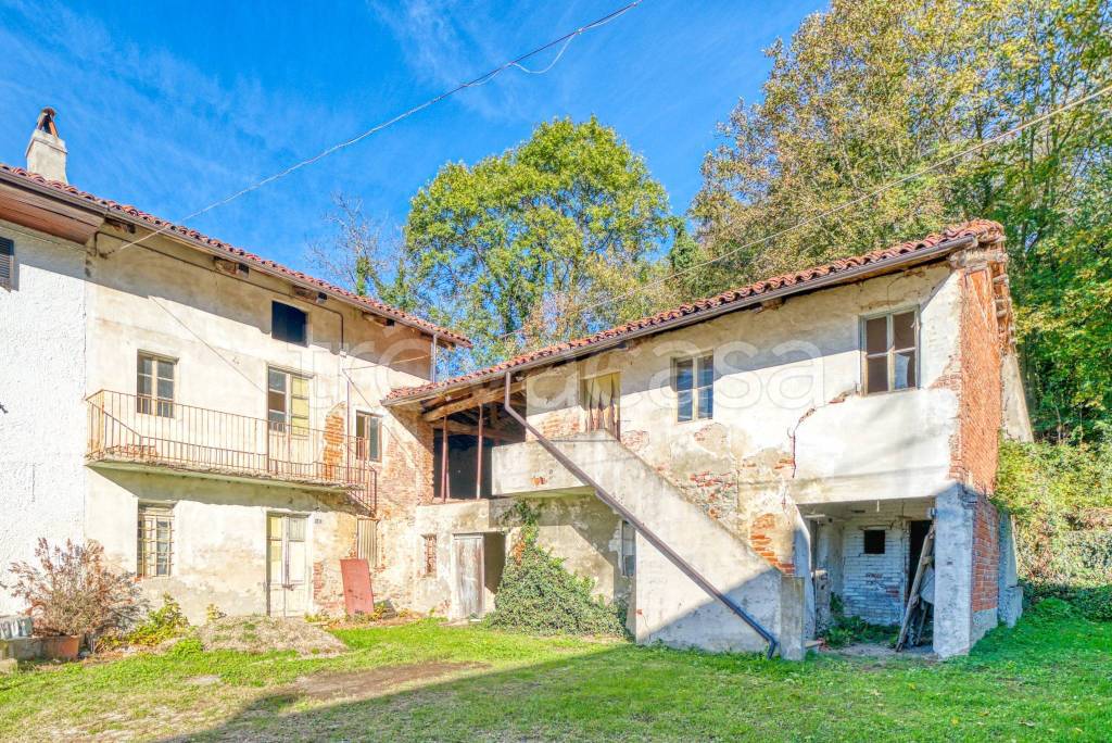 Casale in vendita a Pino Torinese via Mongreno, 22