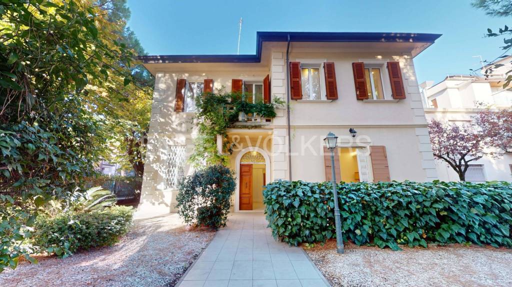 Villa in vendita a Riccione viale Ludovico Ariosto, 20